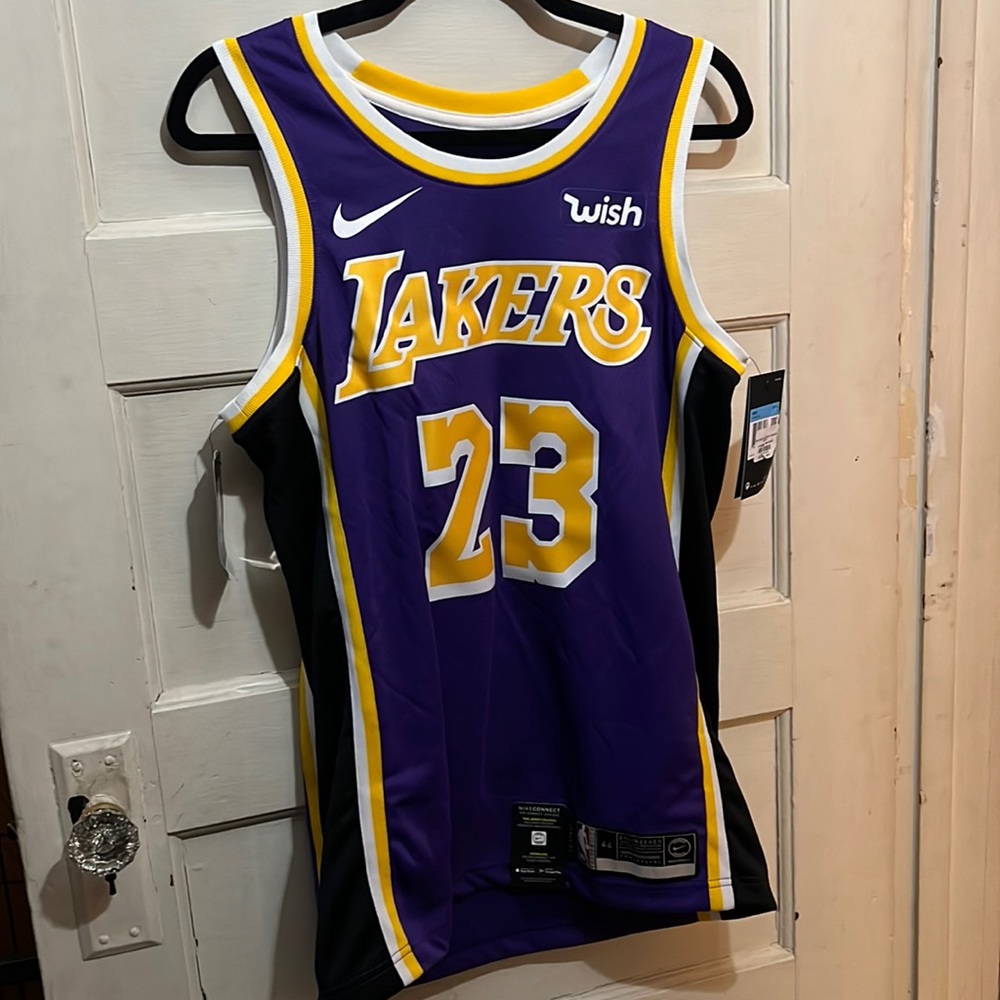 Nike NBA men’s Lakers Jersey, LeBron James new. Size medium